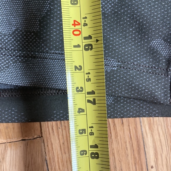 Lululemon men’s T.H.E linerless short 9” - Picture 11 of 11